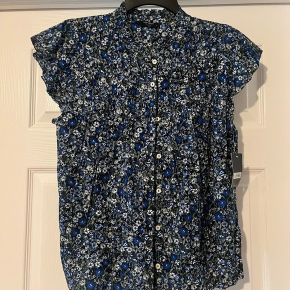 Lucky Brand Tops - Lucky Brand Floral Flutter Short Sleeve Cotton Blend Blouse - M
